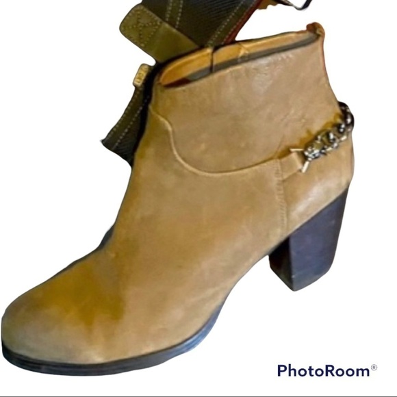 Boots at a glance. Filter/ see my closet for more to follow! - Picture 2 of 4